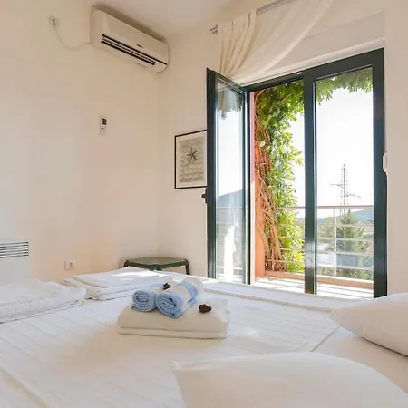 Red House - Four Beautiful In Near Dubrovnik Ivanica