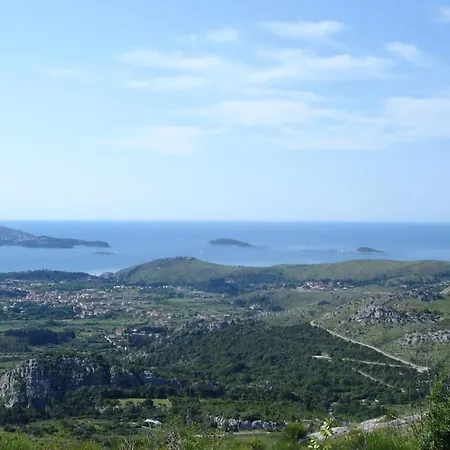Red House - Four Beautiful In Near Dubrovnik *